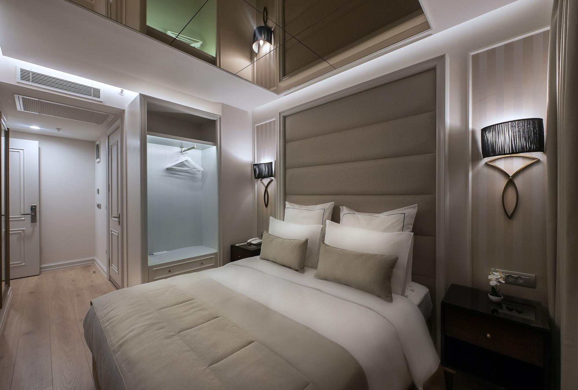 Le Petit Palace Hotel - Special Category Istanbul Ngoại thất bức ảnh