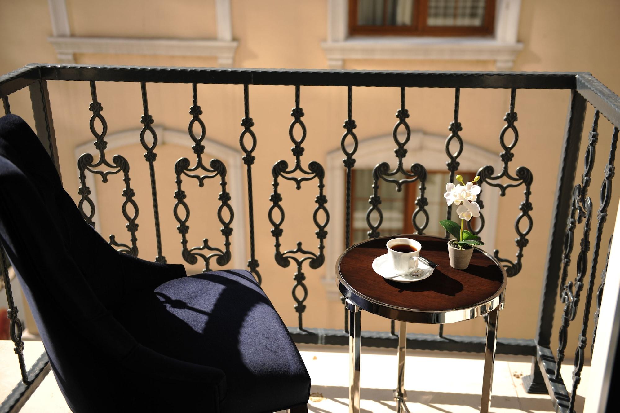 Le Petit Palace Hotel - Special Category Istanbul Ngoại thất bức ảnh