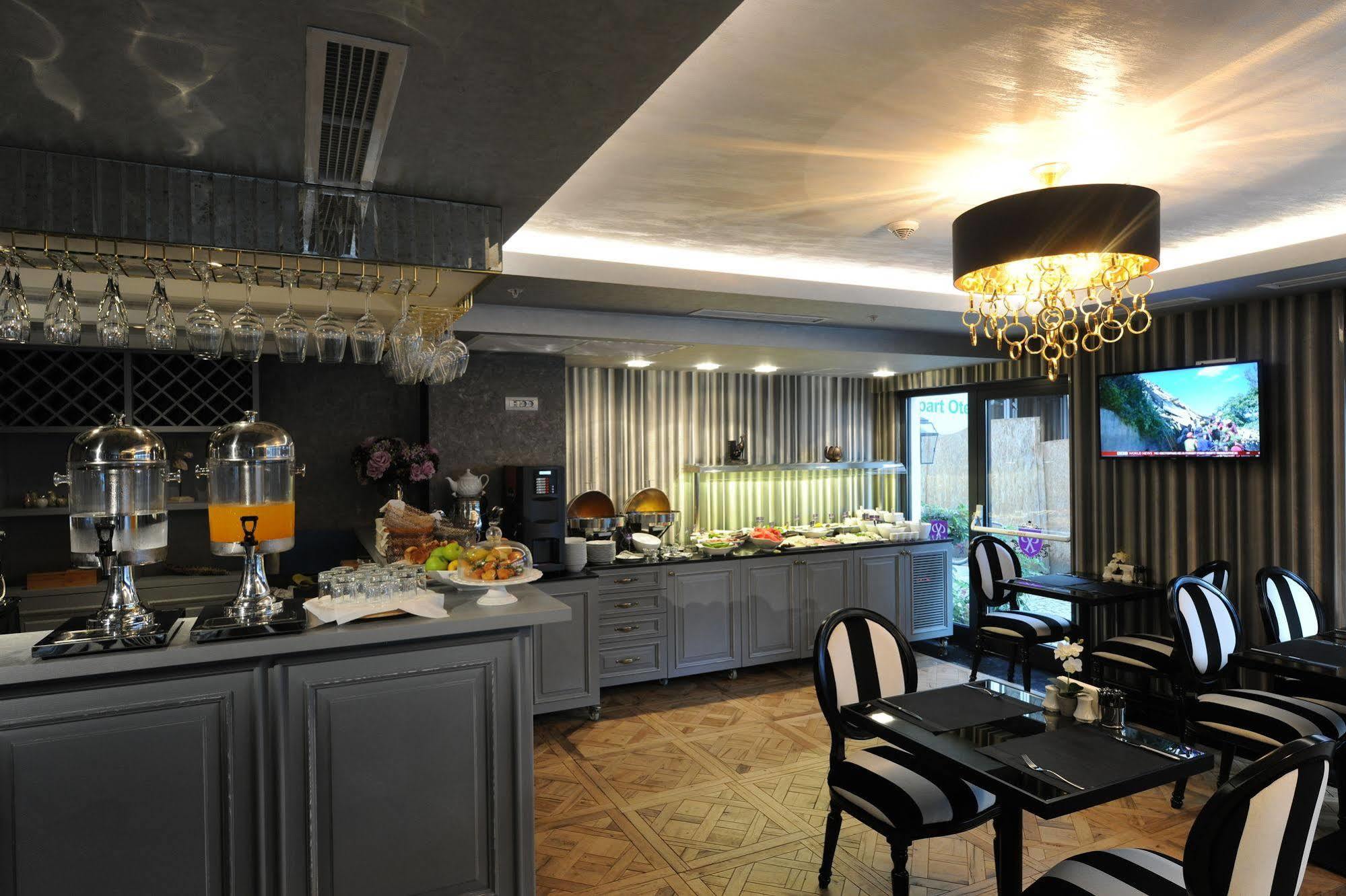 Le Petit Palace Hotel - Special Category Istanbul Ngoại thất bức ảnh